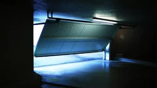 Puerta levadiza automática en Bogotá: instalación y reparación profesional